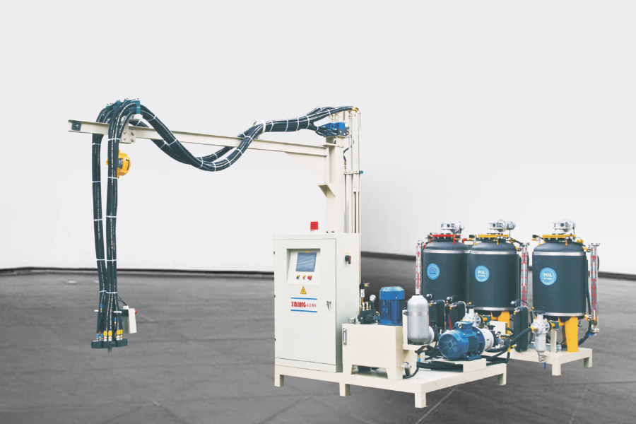 Machine d'injection de moussage à haute pression en polyuréthane à trois composantes Machine d'injection de moussage à haute pression en polyuréthane à trois composantes
